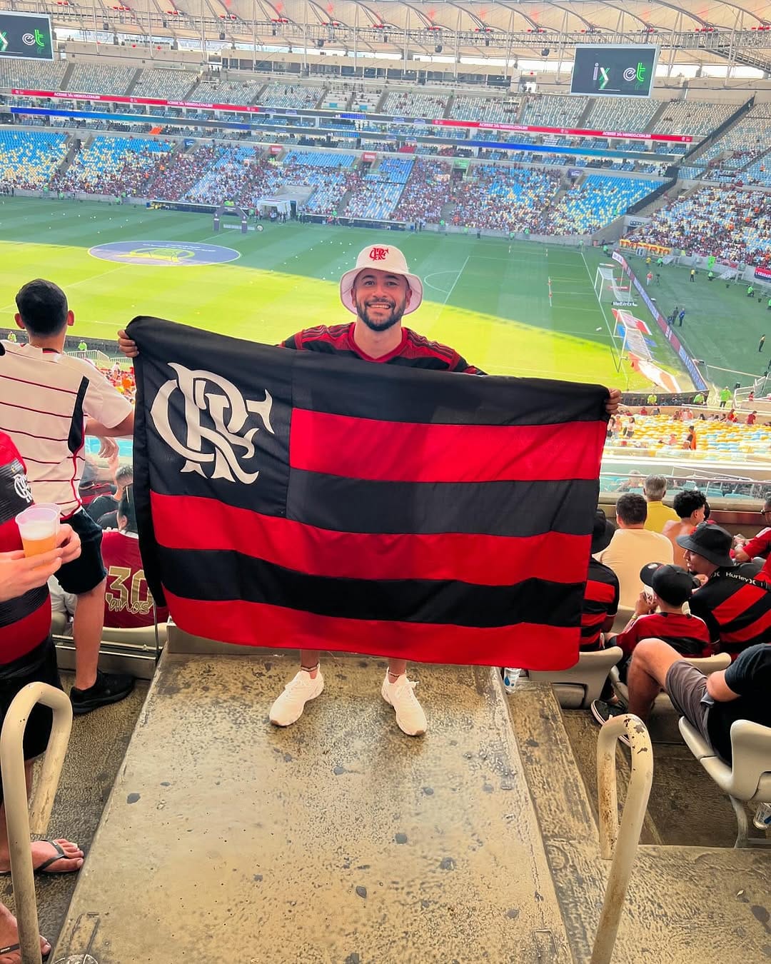 Post 10 by Renan Teixeira on Instagram (carousel)