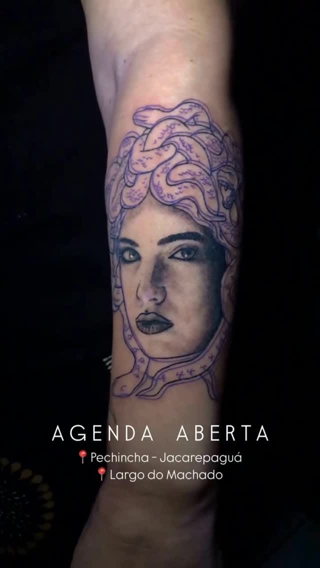 Post 1 by Elisa Nobre - Tatuadore RJ on Instagram (video)