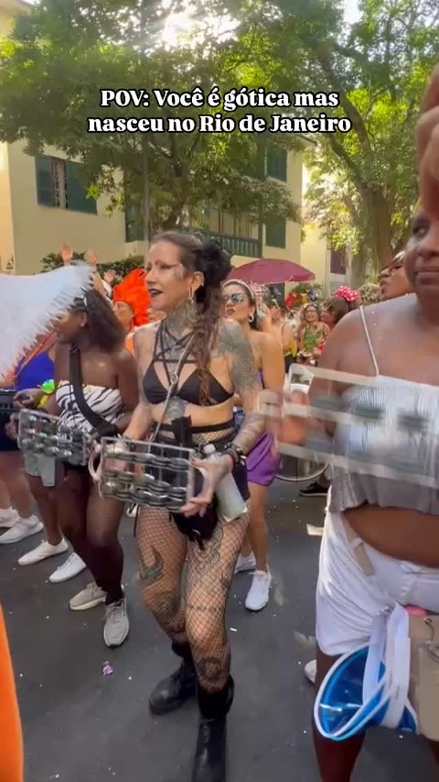 Post 3 by Elisa Nobre - Tatuadore RJ on Instagram (video)