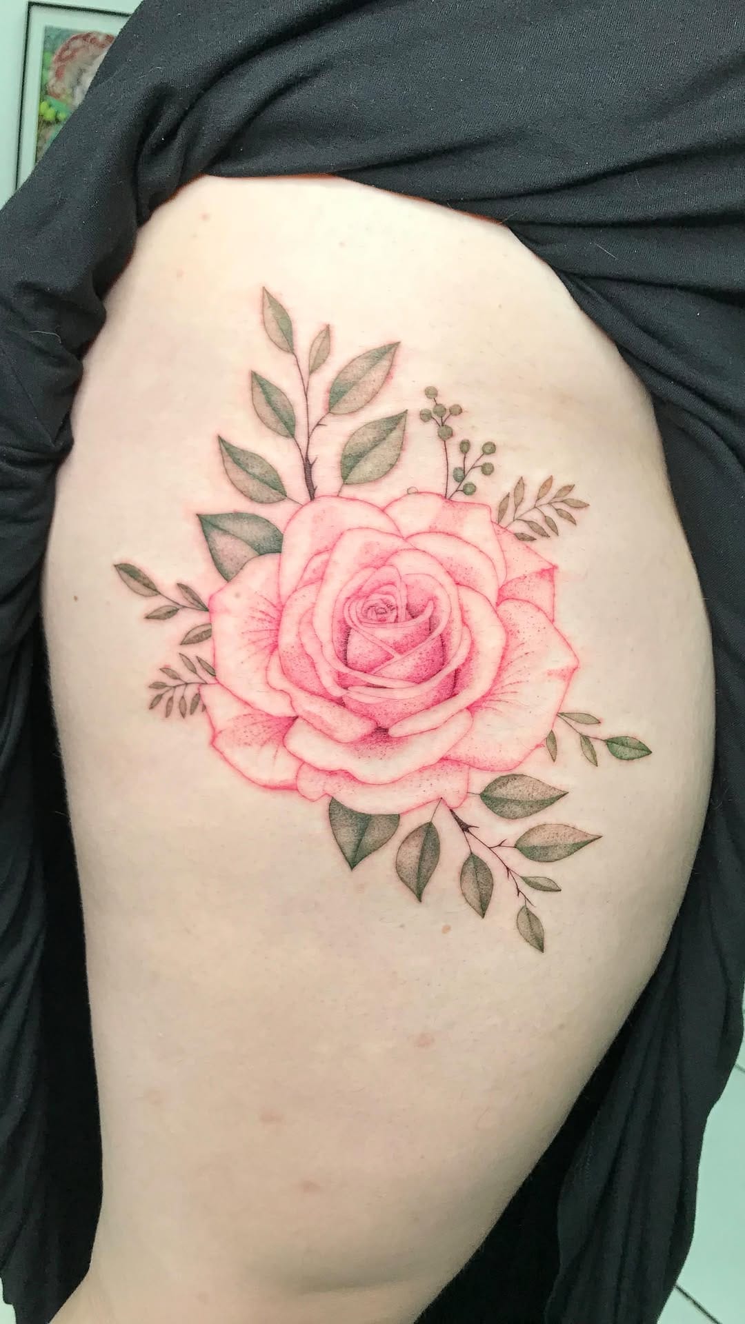 Post 2 by Elisa Nobre - Tatuadore RJ on Instagram (video)
