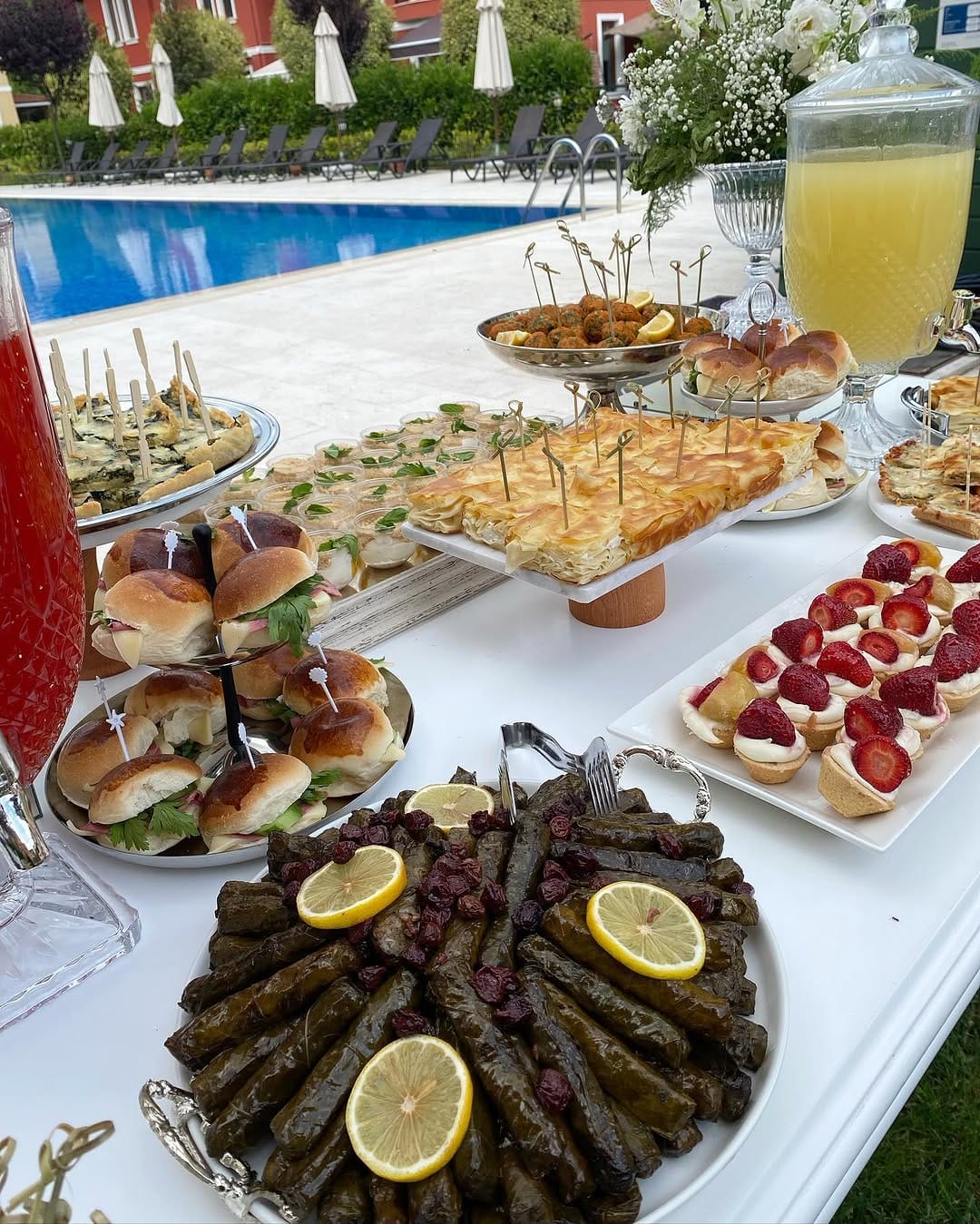 Post 3 by DÜĞÜN | EVENT | ПРАЗДНИКИ on Instagram (carousel)
