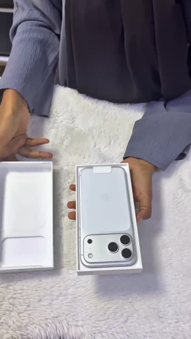 Post 7 by  PHONE-WORLD-KENYA  on Instagram (video)