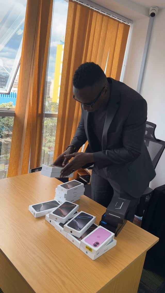 Post 10 by  PHONE-WORLD-KENYA  on Instagram (video)