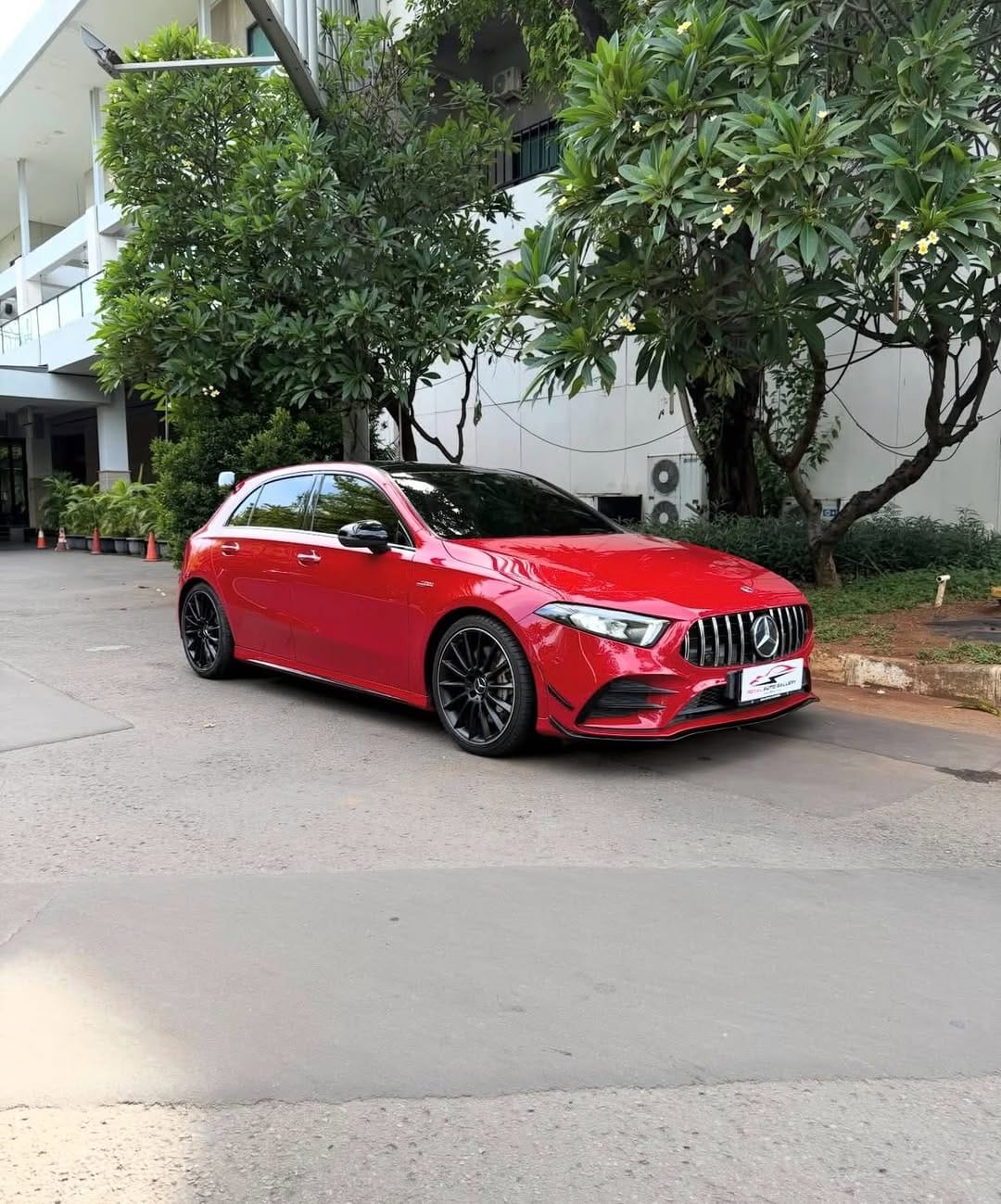 Post 7 by ROYAL AUTOGALLERY on Instagram (carousel)