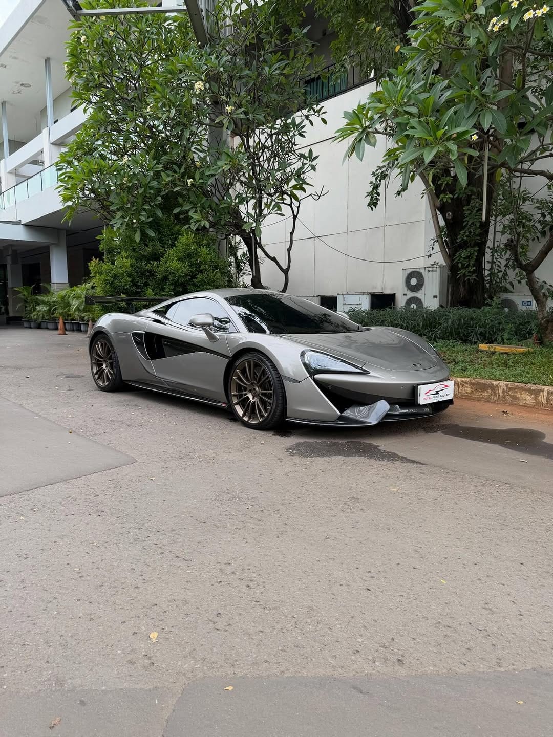 Post 10 by ROYAL AUTOGALLERY on Instagram (carousel)