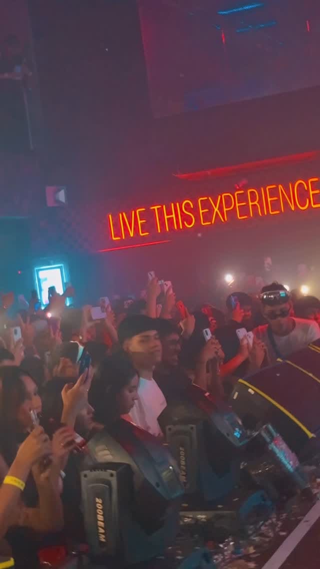 Post 8 by BAILE DO PODEROSO on Instagram (video)
