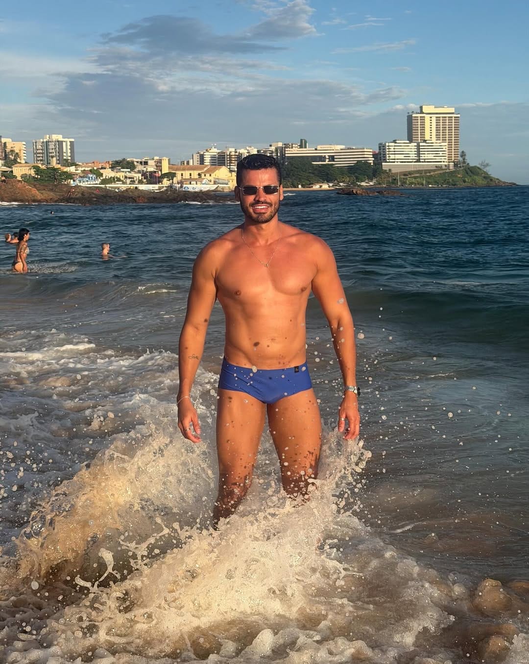 Post 6 by Gustavo Andrade on Instagram (carousel)