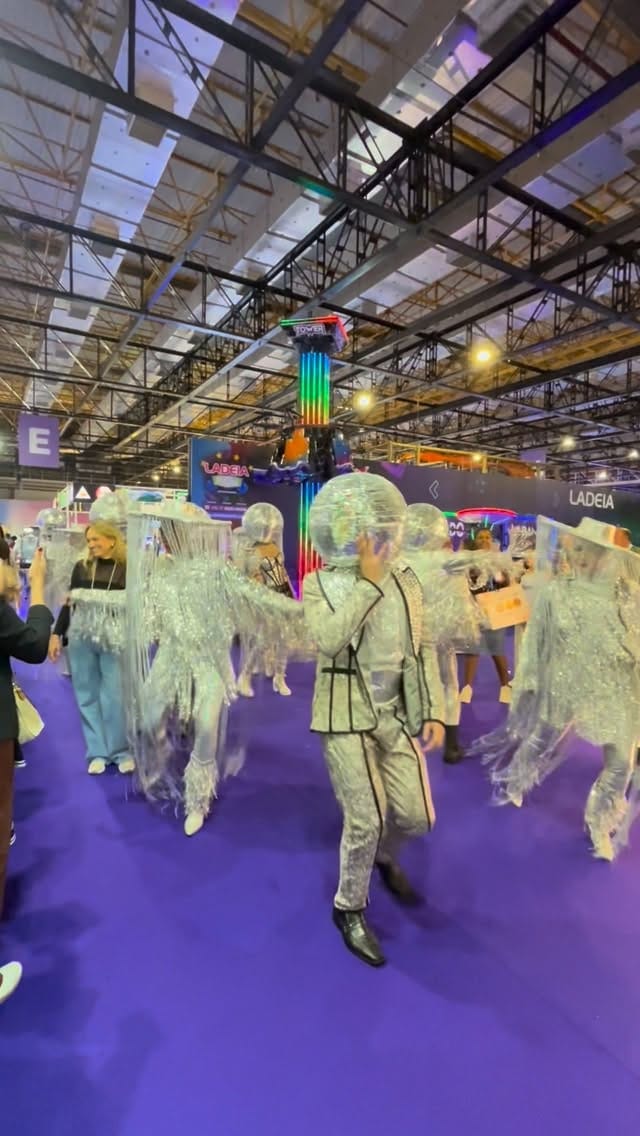Post 7 by Valmir Paes Design Floral on Instagram (video)