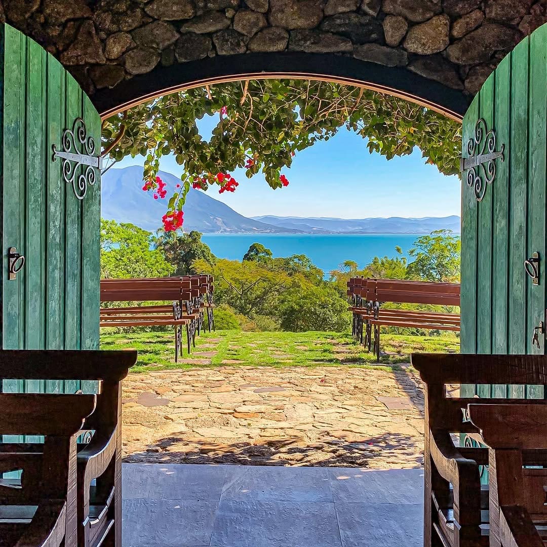 Post 10 by VILLA CASARÃO l CASAMENTOS on Instagram (image)