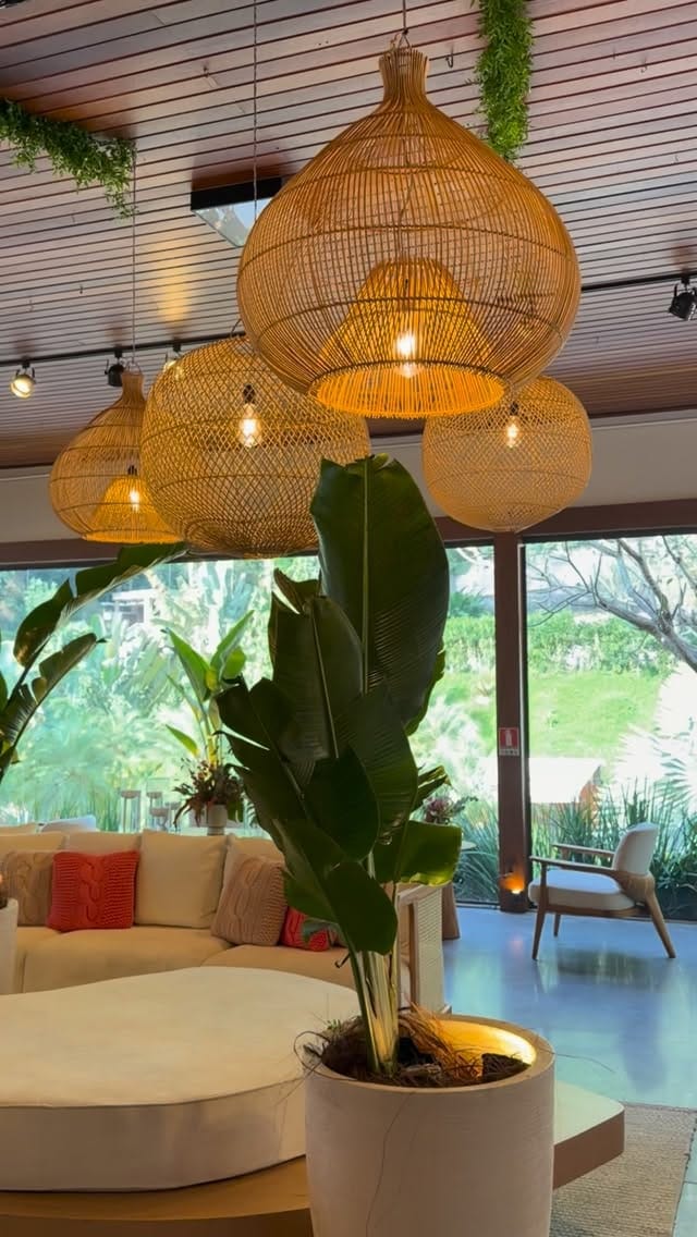 Post 2 by Paula Figueiredo on Instagram (video)