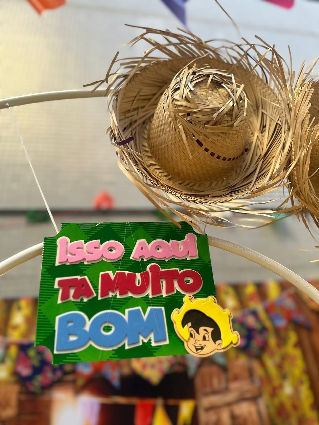 Post 5 by Monkey Festas on Instagram (carousel)