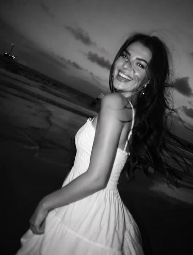 Post 5 by Simay Duygun on Instagram (video)