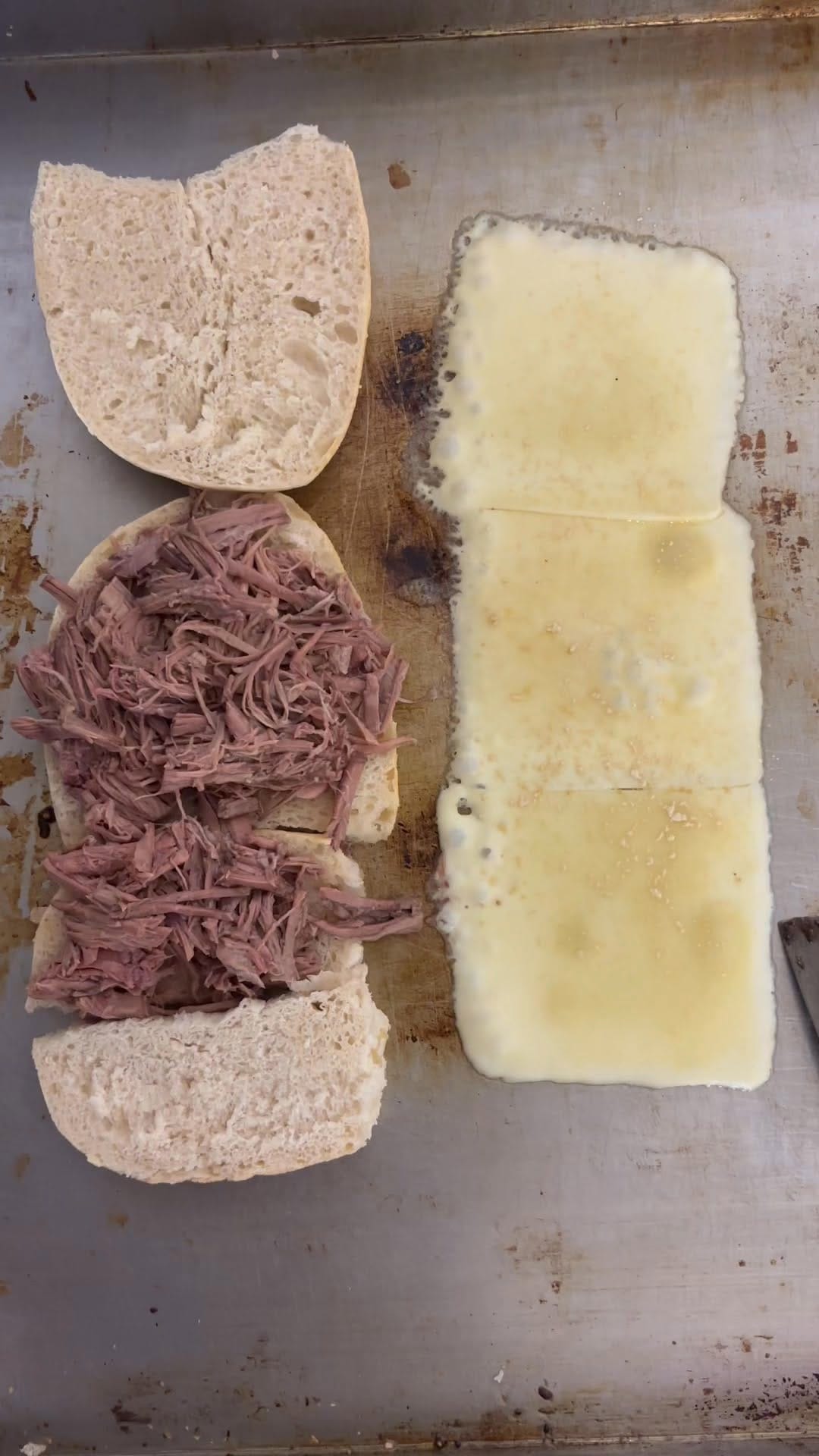 Post 4 by Dmechadas Sandwichería on Instagram (video)
