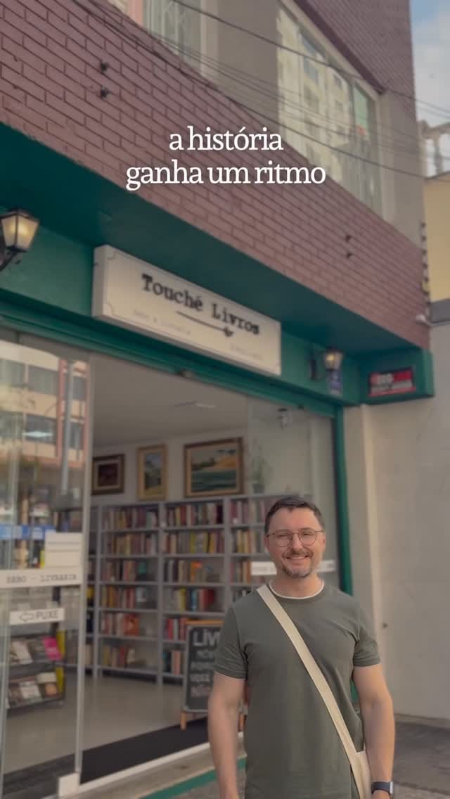Post 1 by Touché Livros - Sebo e Livraria on Instagram (video)
