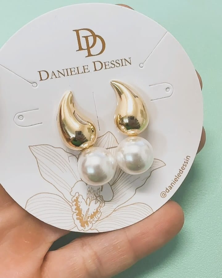 Post 5 by Daniele Dessin on Instagram (carousel)