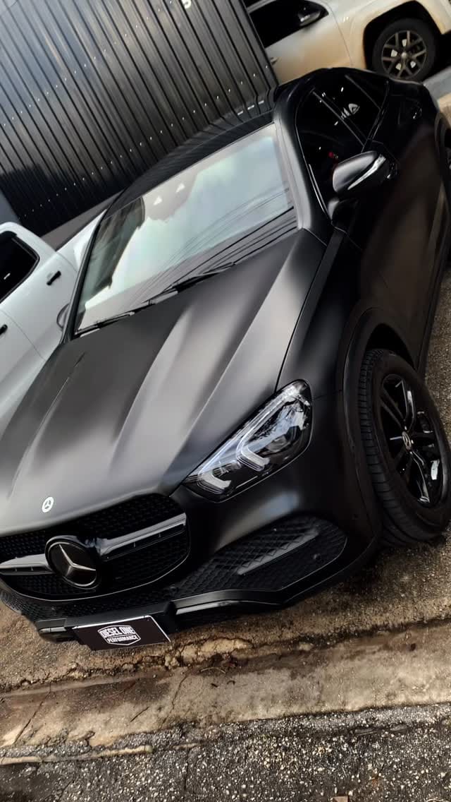 Post 6 by NTR Customs - Envelopamento on Instagram (video)