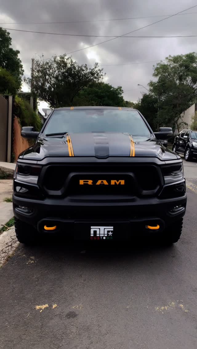 Post 3 by NTR Customs - Envelopamento on Instagram (video)