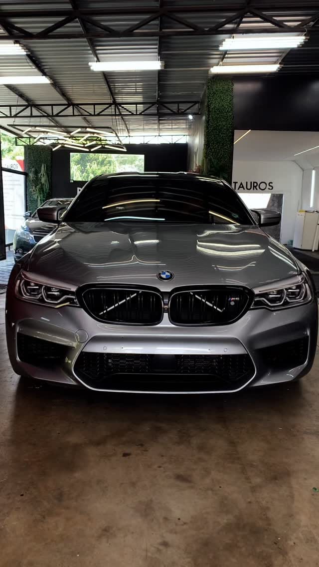 Post 2 by NTR Customs - Envelopamento on Instagram (video)