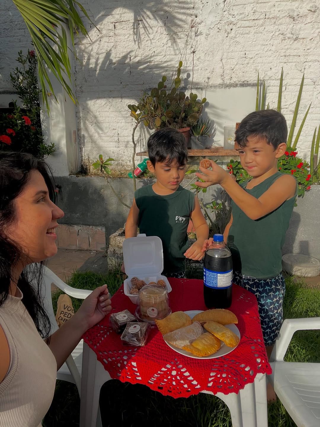 Post 8 by Doce do Reino | Doceria on Instagram (carousel)