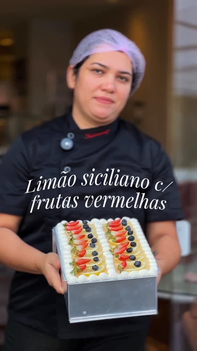 Post 3 by Love Sugar | Confeitaria & Café on Instagram (video)