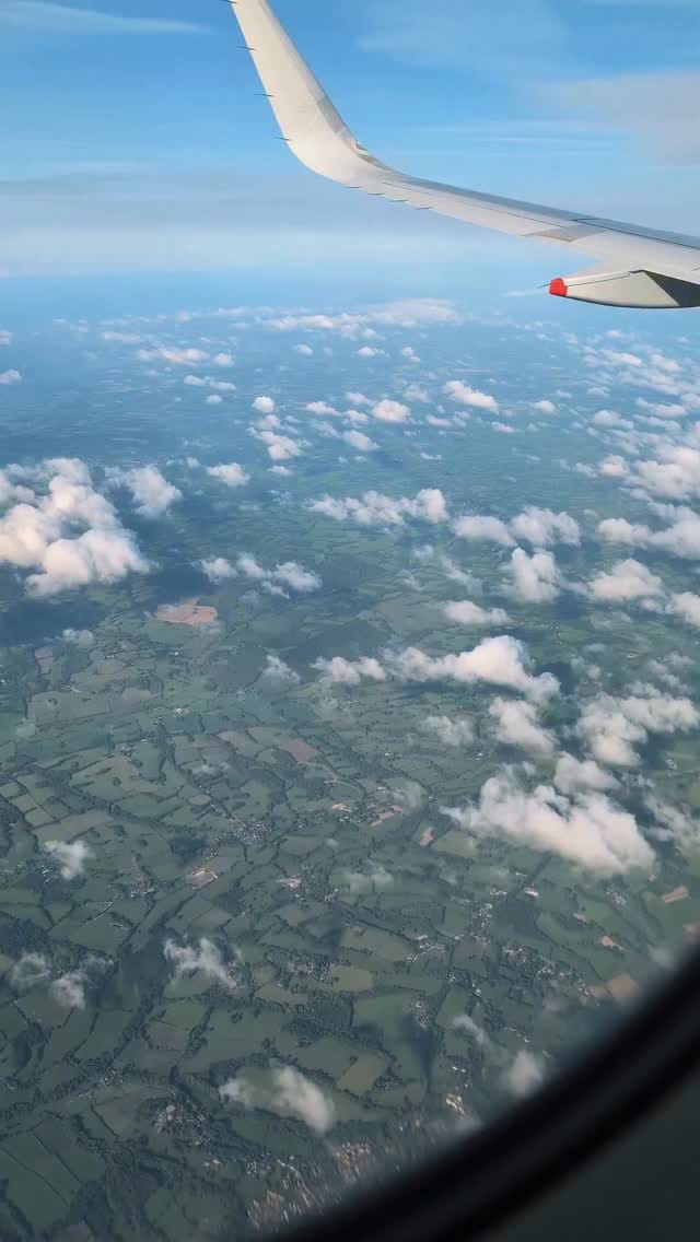 Post 6 by Laura Dora Jeffrey on Instagram (video)