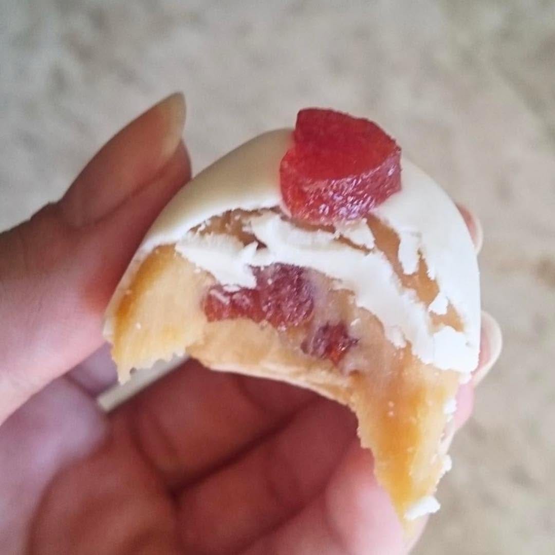Post 7 by Crème de la Crème on Instagram (image)