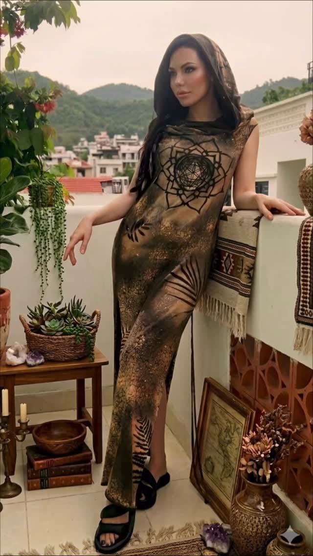 Post 4 by Дизайнерская одежда ACCIPITRIS on Instagram (video)