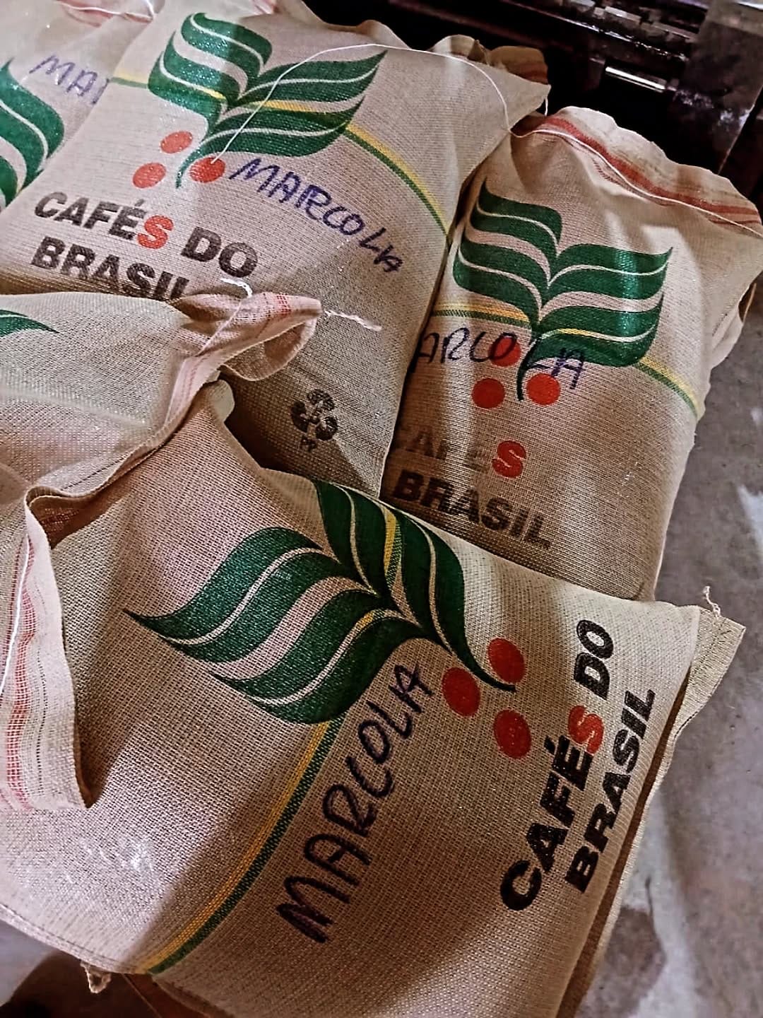 Post 1 by Por um Punhado de Dólares on Instagram (image)