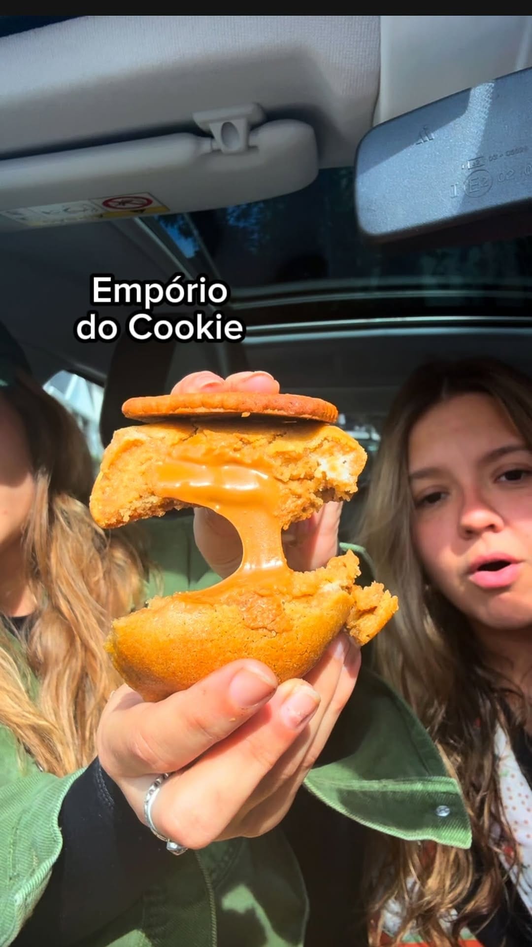 Post 10 by Empório do Cookie on Instagram (video)