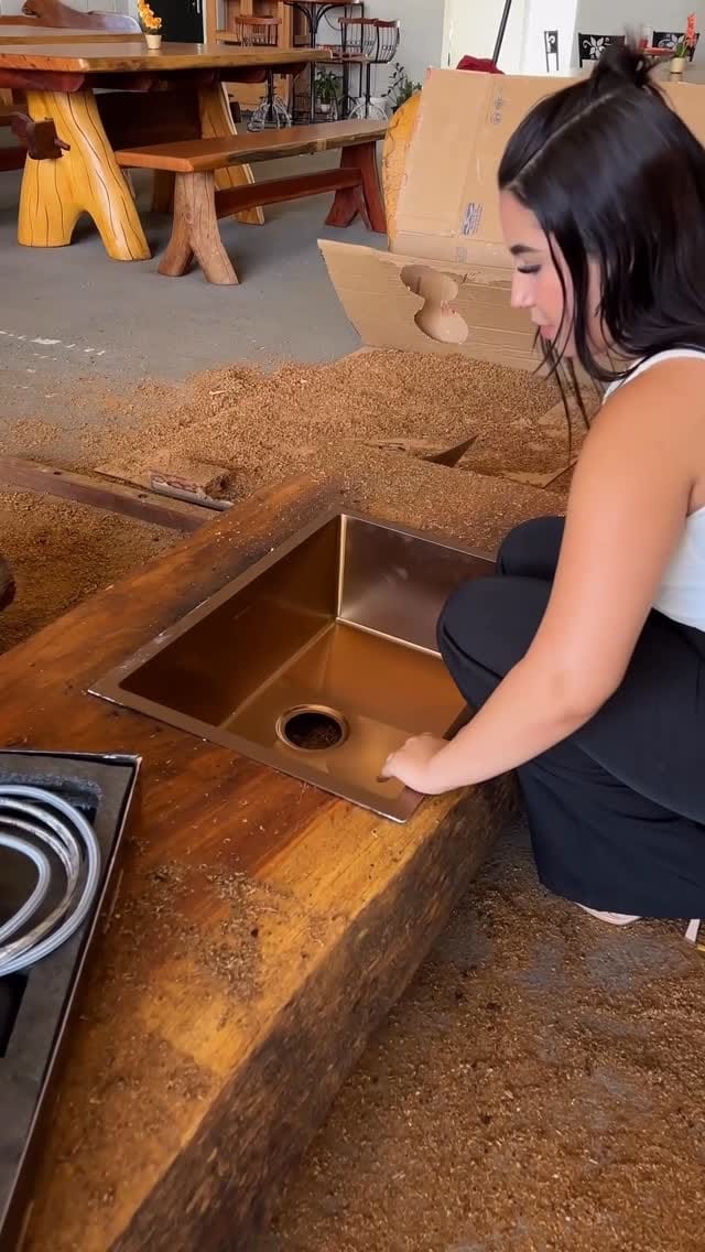 Post 1 by MADEARTE MÓVEIS EM MADEIRA on Instagram (video)