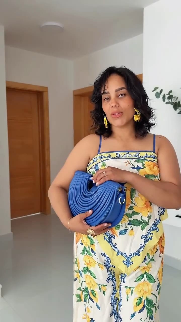 Post 4 by CLAUDIA PEÑA on Instagram (video)