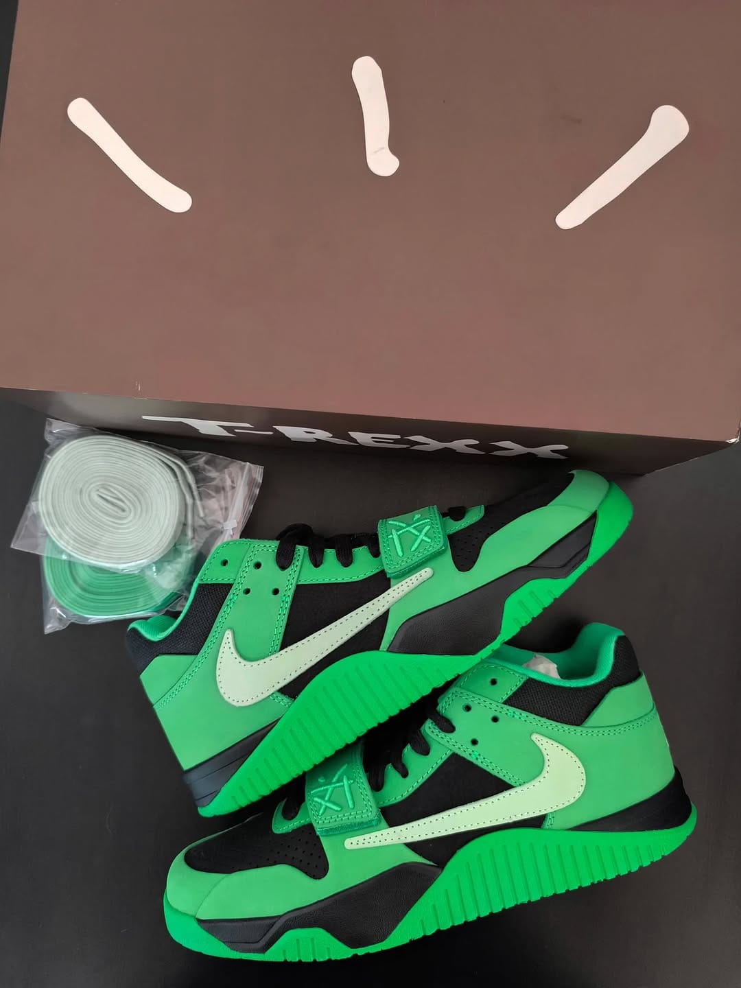 Post 8 by Authentic Shoes SV on Instagram (carousel)