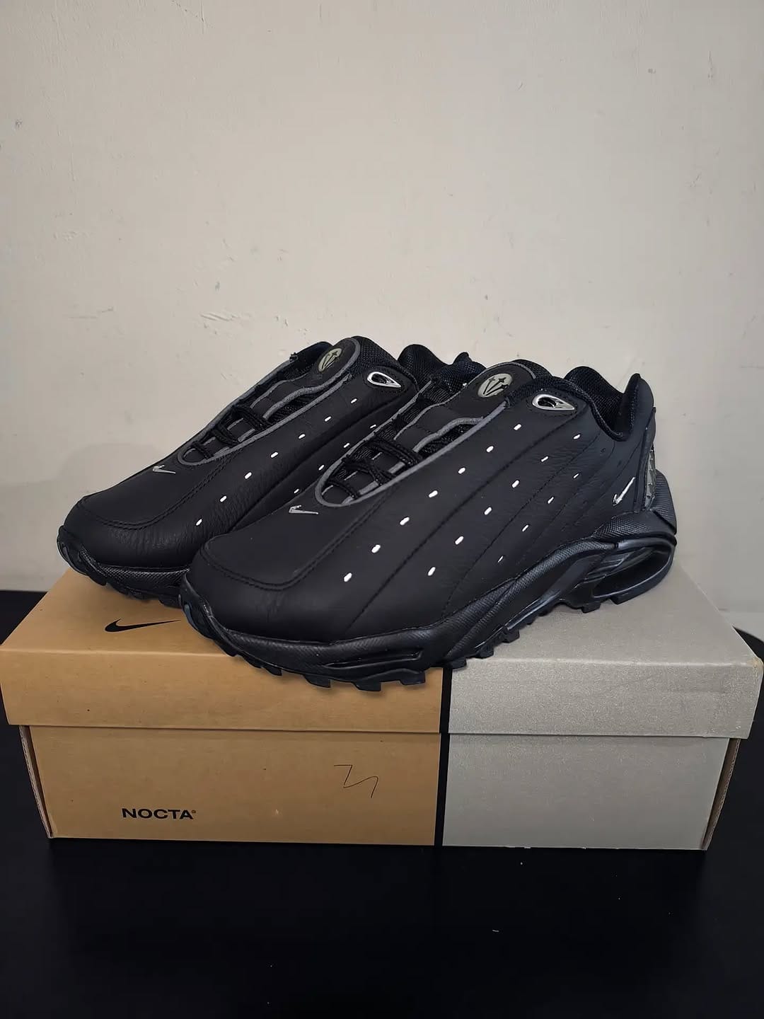 Post 2 by Authentic Shoes SV on Instagram (carousel)