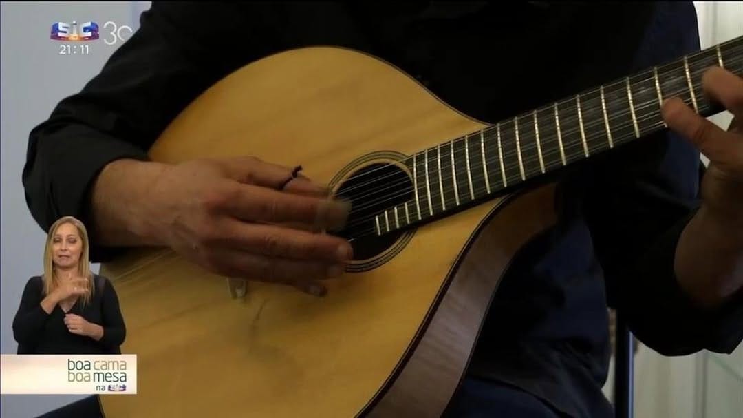 Post 10 by Casa da Guitarra on Instagram (video)