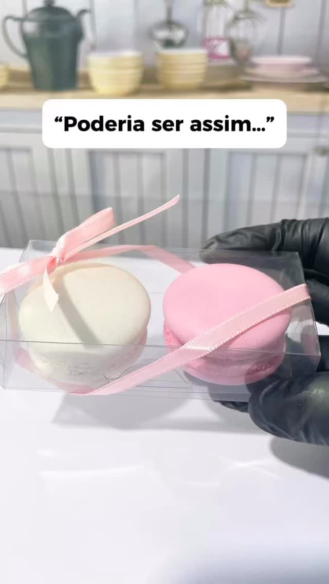 Post 10 by Elaine Fasoli / Ela Macarons® on Instagram (video)