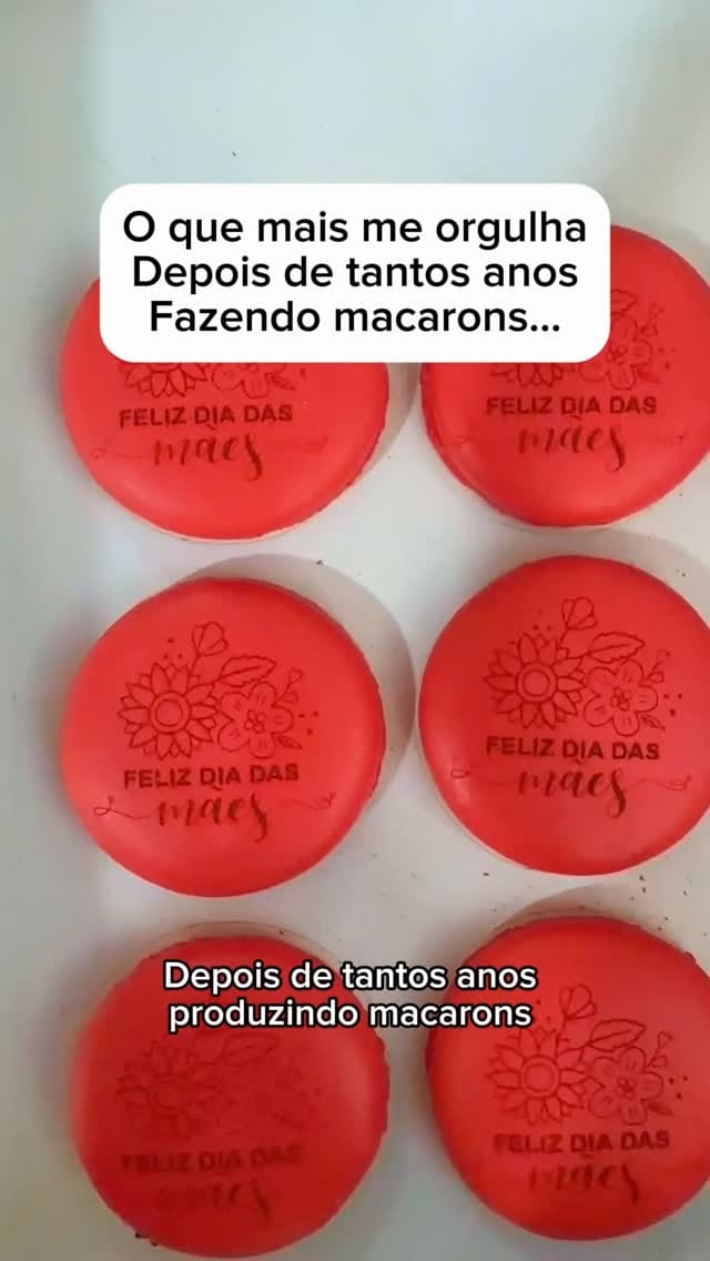 Post 5 by Elaine Fasoli / Ela Macarons® on Instagram (video)