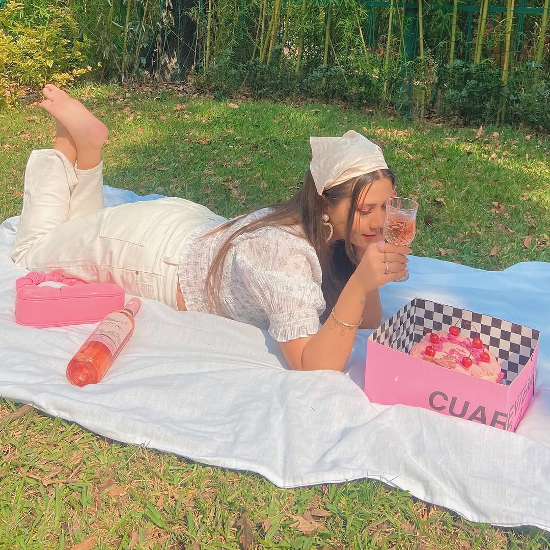 Post 10 by La Pao 🎀 on Instagram (carousel)