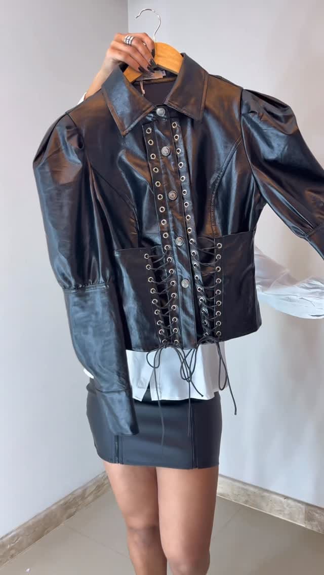Post 3 by Clara Nunes Concept on Instagram (video)