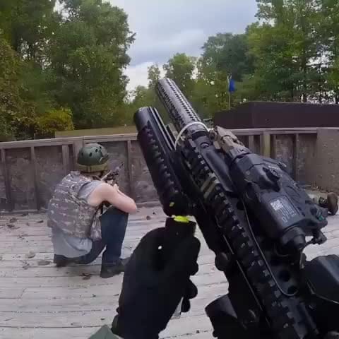 Post 2 by Loja Blowback on Instagram (video)