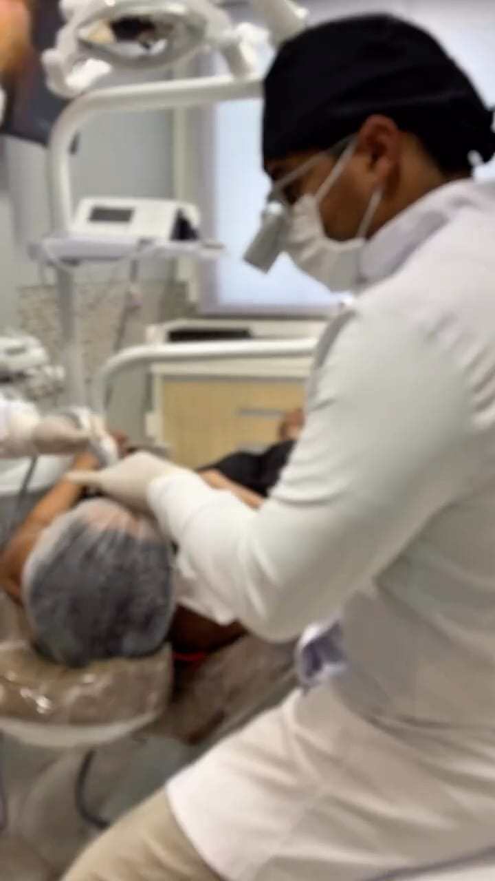 Post 7 by Dr.Edmo Matheus - Odontologia Estética e Implantes 🇧🇷 on Instagram (video)