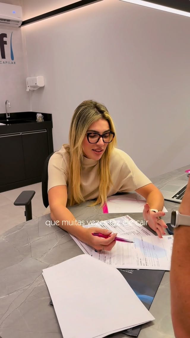 Post 5 by Maria Eduarda Mello | Médica on Instagram (video)