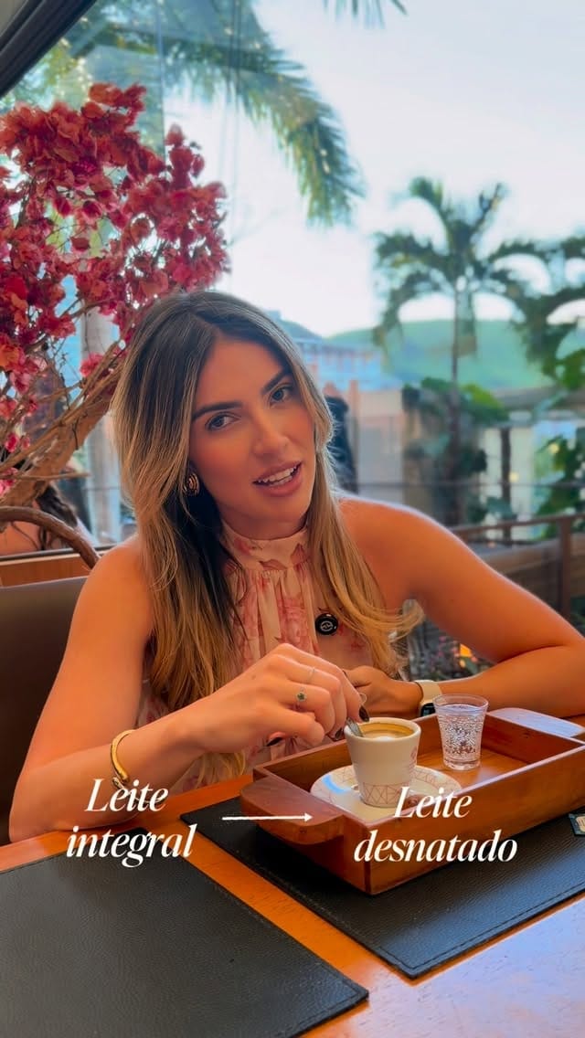 Post 8 by Maria Eduarda Mello | Médica on Instagram (video)