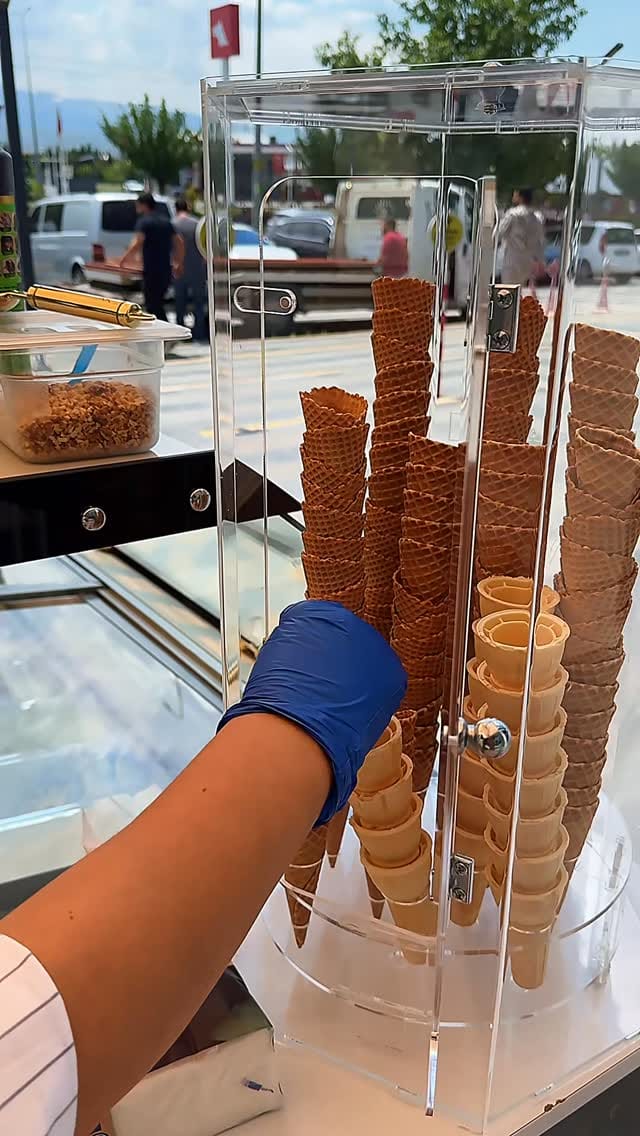 Post 3 by Etkinlik Kayseri on Instagram (video)