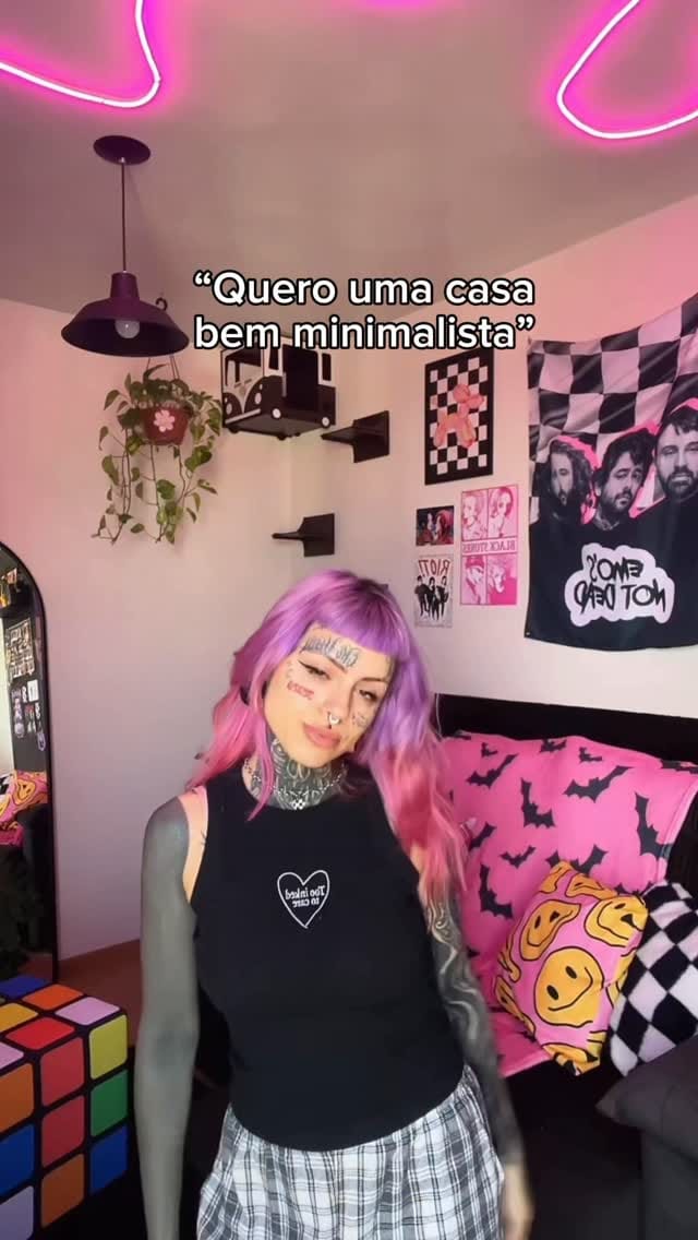 Post 2 by ESTH on Instagram (video)