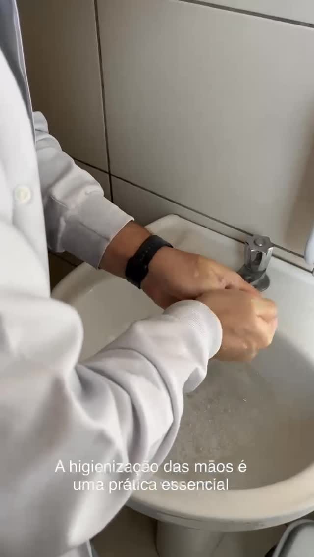 Post 8 by Hospital APMI on Instagram (video)