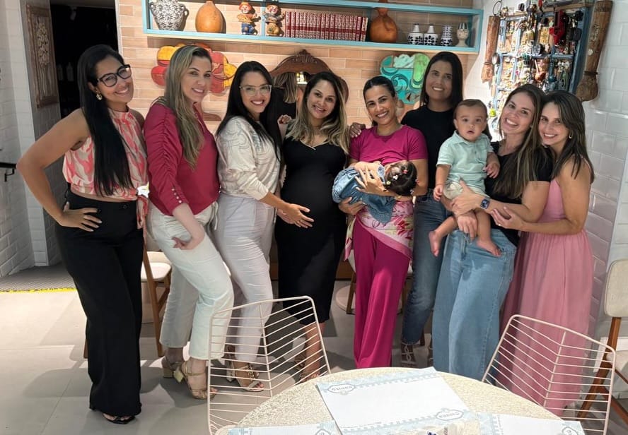Post 6 by Dra. Daniele Pinheiro | Lipo de Papada Salvador on Instagram (carousel)