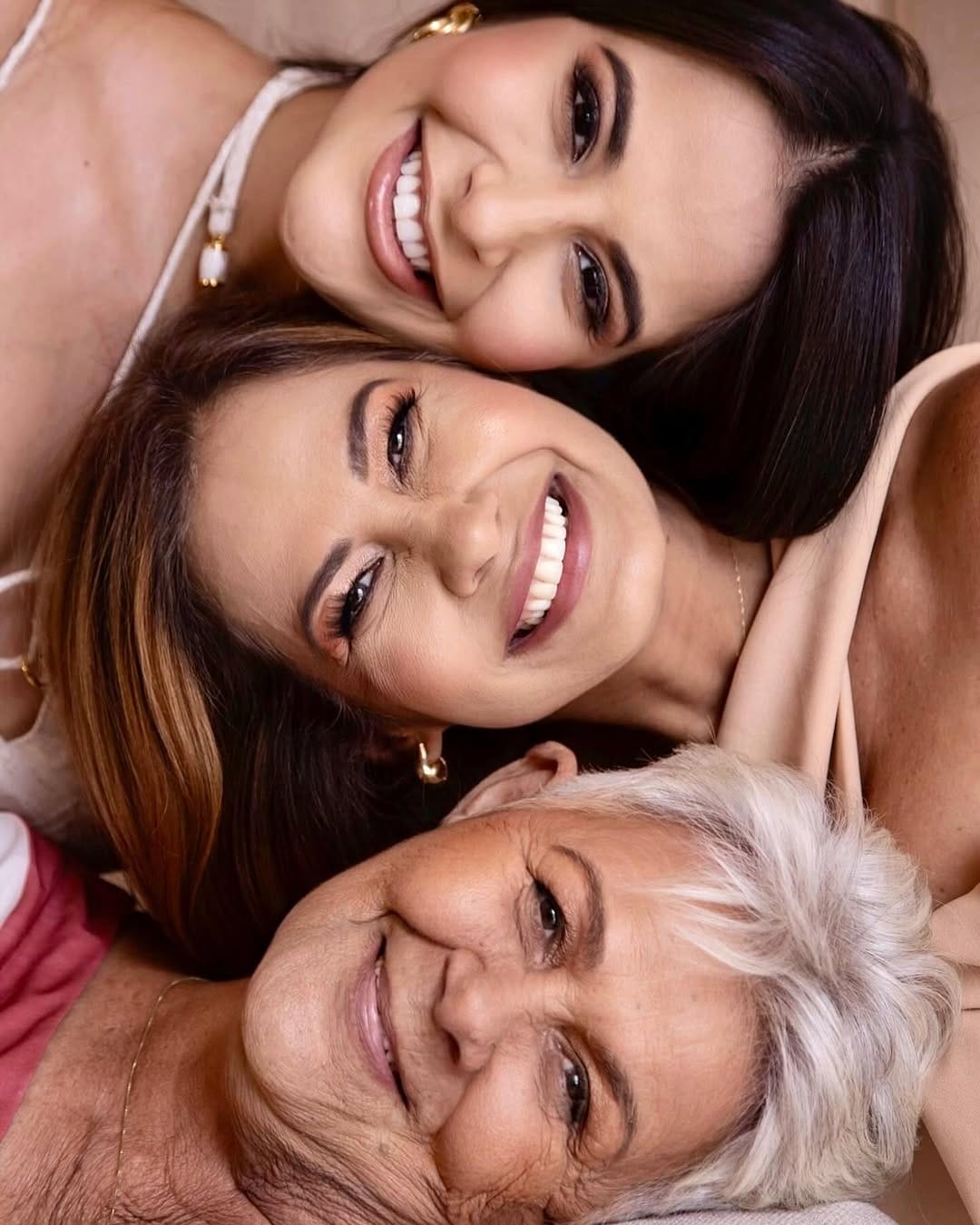 Post 10 by Jéssica Souza/ Harmonização Facial/ Lipopapada Avançada on Instagram (carousel)