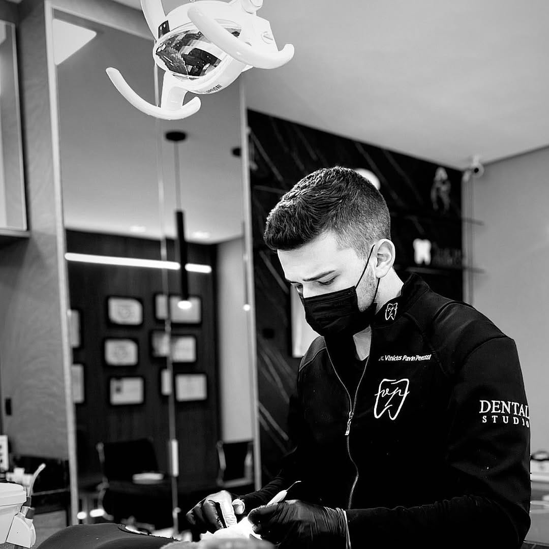 Post 10 by Dr. Vinícius Perussi on Instagram (image)