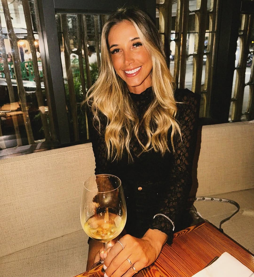 Post 6 by Carolina Carvalho on Instagram (image)