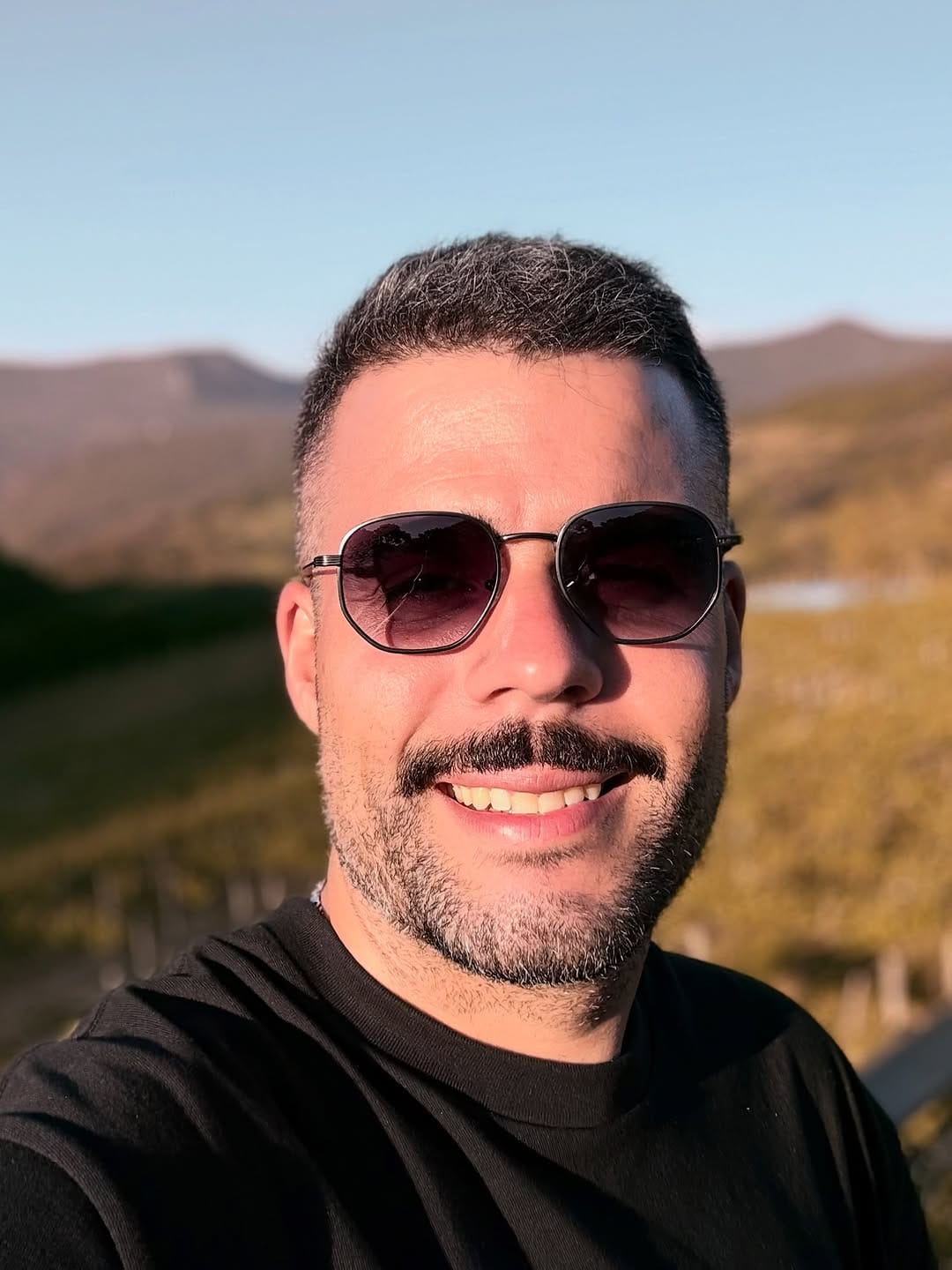 Post 9 by André Borges on Instagram (image)